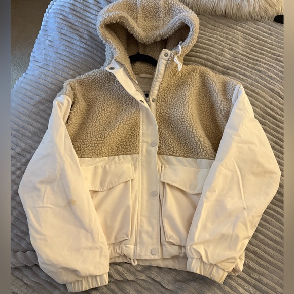 Abercrombie & Fitch Jackets & Blazers - Abercrombie Hooded Sherpa Jacket Size Medium